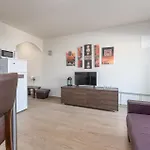 1 Bedroom Amazing Apartment In Vir