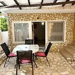 Cosy Apartment In Vir With Terrace