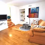 Max'S Downtown Oasis