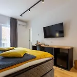2M Exclusive Rooms