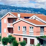 Cosy Apartment In Razanac 34 M² + View