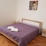 Apartments And Rooms Iva