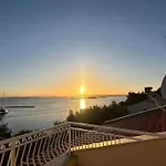Seabreeze Mustel Apartment In Drage - Adults Only