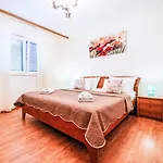 Holiday Home Mira