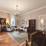 Zadar Center Beach Apartment - Directly On The Sea