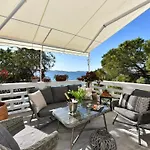 Zadar Center Beach Apartment - Directly On The Sea