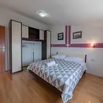 Capacious Holiday Home In Maslenica