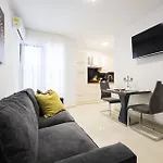 Lovely Apartment In Zadar With Wifi