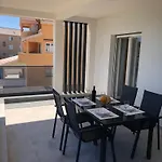 Apartmani Dora Kukljica
