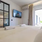 Moonlight And Sea Depth Apartments