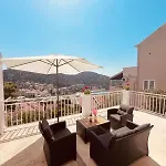 Apartment Ecru
