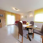 Hablando Apartments-70M From The Sea