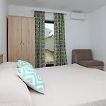 Studio Mandre 3084B