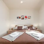 1 Bedroom Amazing Apartment In Vir