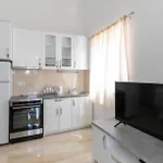 1 Bedroom Beautiful Apartment In Komarna