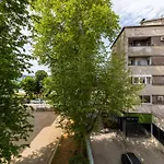 Nikky 2Br Apt. In Old Town Centre