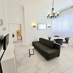 Lux Apartment Near Bridge
