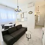 Lux Apartment Near Bridge