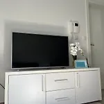 Brand New Lovely Apartment Bella