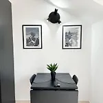 Black N' White