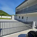 House Bartulovic -Lucia Apartment With Sea View