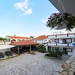 House Rooms Konoba Spavalica