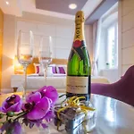 Peninsula Luxury Rooms