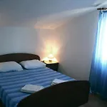 Apartments Leo
