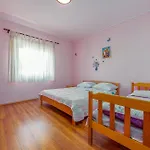 Holiday House Anica