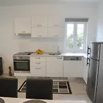 Apartments Mavra-Kukljica