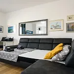 Aurora Seaview Apartment