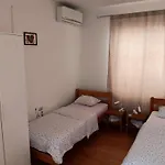 Babaloo Beach Apartments