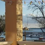 Erdgeschosswohnung Mit Terrasse Mit Meerblick, Nur Wenige Meter Von Strand Und Meer Entfernt