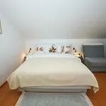 Z&A Studio Apartment With Parking