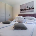 Campanula Apartment With Balcony