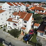 Apartments And Rooms With Parking Space Zadar - 21805