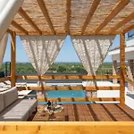 Magnificent Villa Oasis With Extra Large Pool