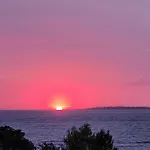 Perfect Nest At Sunset Beach