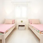 Zhouse Inn - Your Holiday House