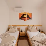 Holiday House Fjaka