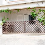 Feather Studio Apartment - Free Private Parking - Self Check-In