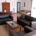 Fox Apartments