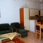 Apartments And Rooms Villa Mir