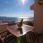 Lea Apartments