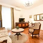 Central Palace Apartment