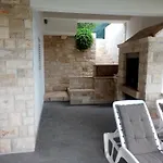 Contessa Robinson House