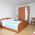 Rooms By The Sea Pasman - 8223