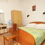 Rooms By The Sea Pasman - 8223