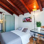 Angelo'S Apartments