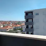 Apartments Zara With Garage Parking Space